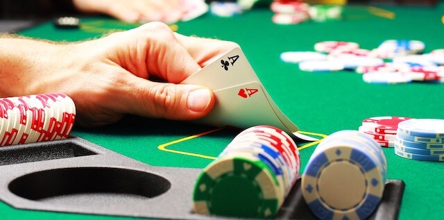 4 hoạt động được thực hiện trong poker 